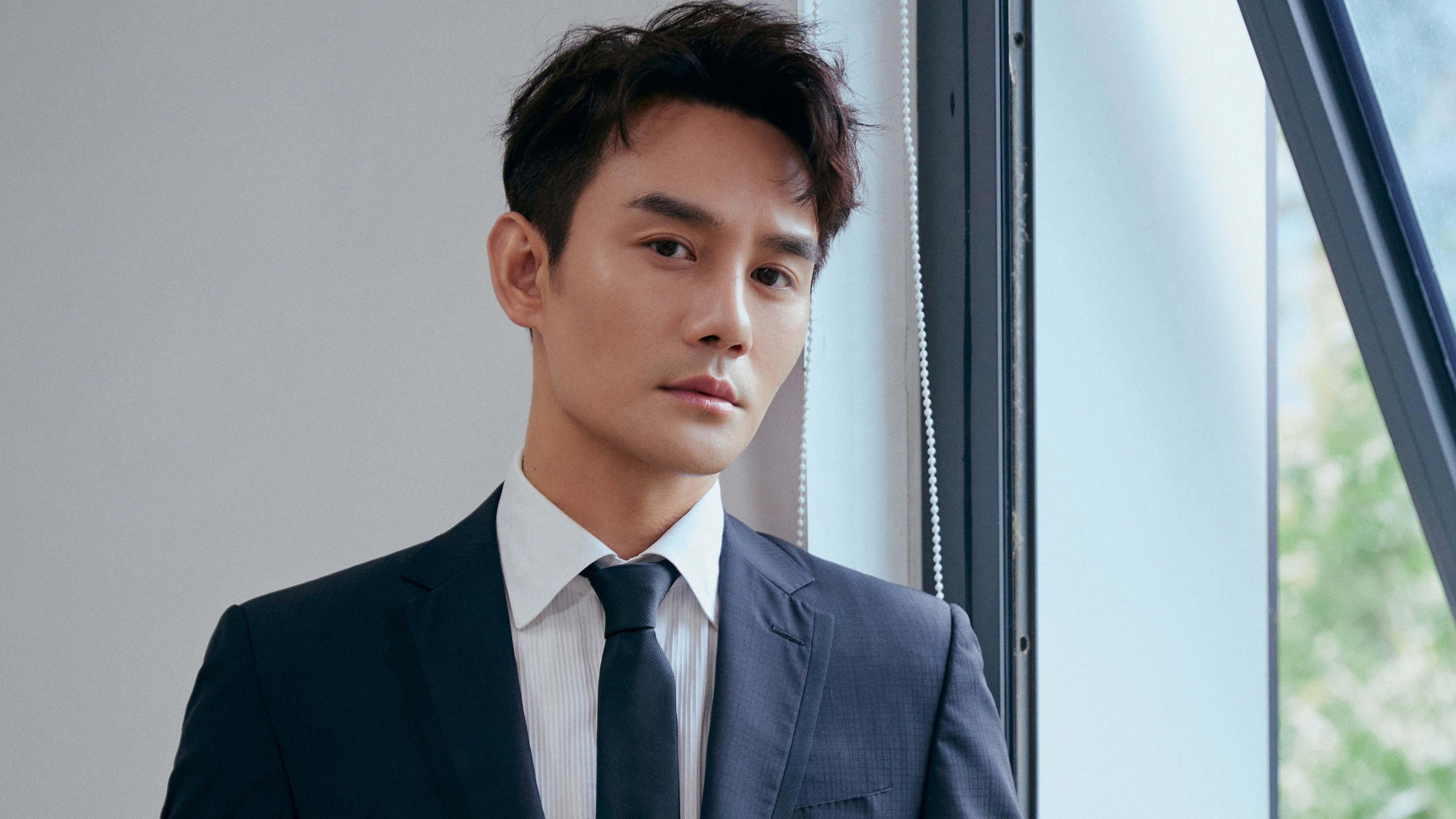 国际足坛中国崛起势不可挡 体育奇迹耀眼现身，国际中国足球运动员